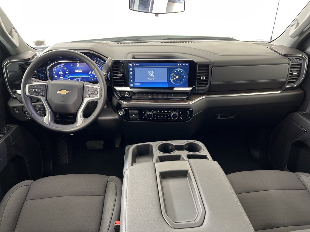 2025 Chevrolet Silverado 1500 LT photo 26