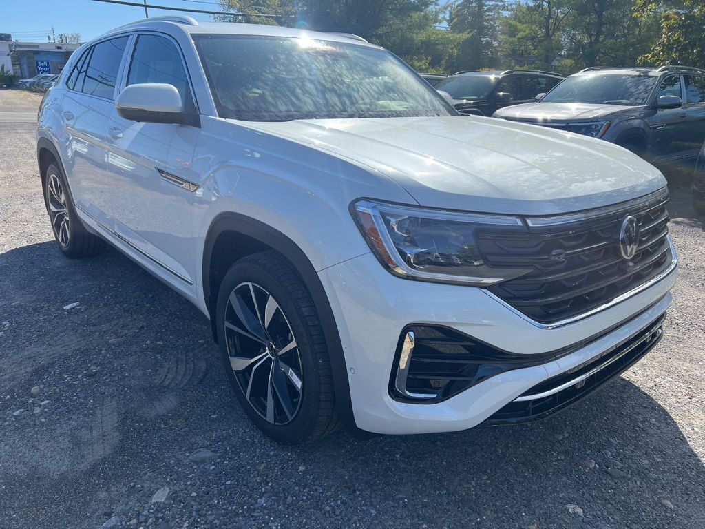 2026 Volkswagen Atlas Cross Sport SEL Premium R-Line photo 3