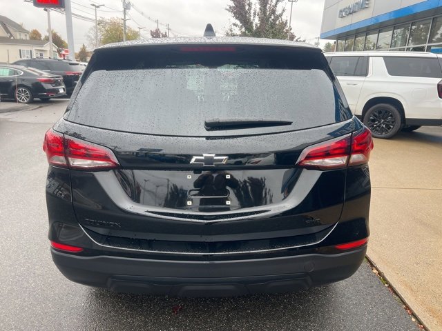 2024 Chevrolet Equinox LS photo 2