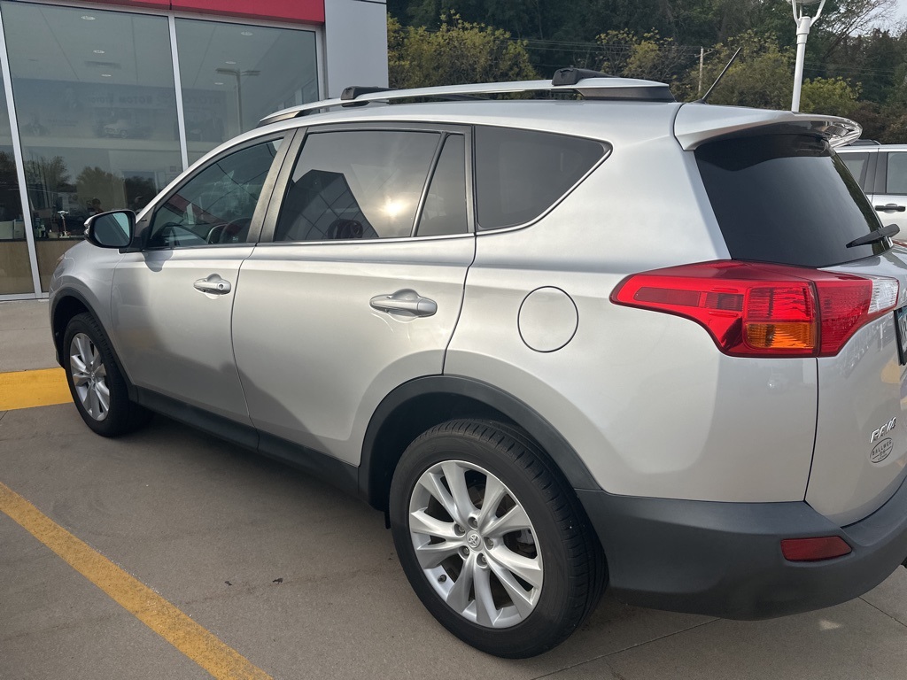 2015 Toyota RAV4 Limited photo 12