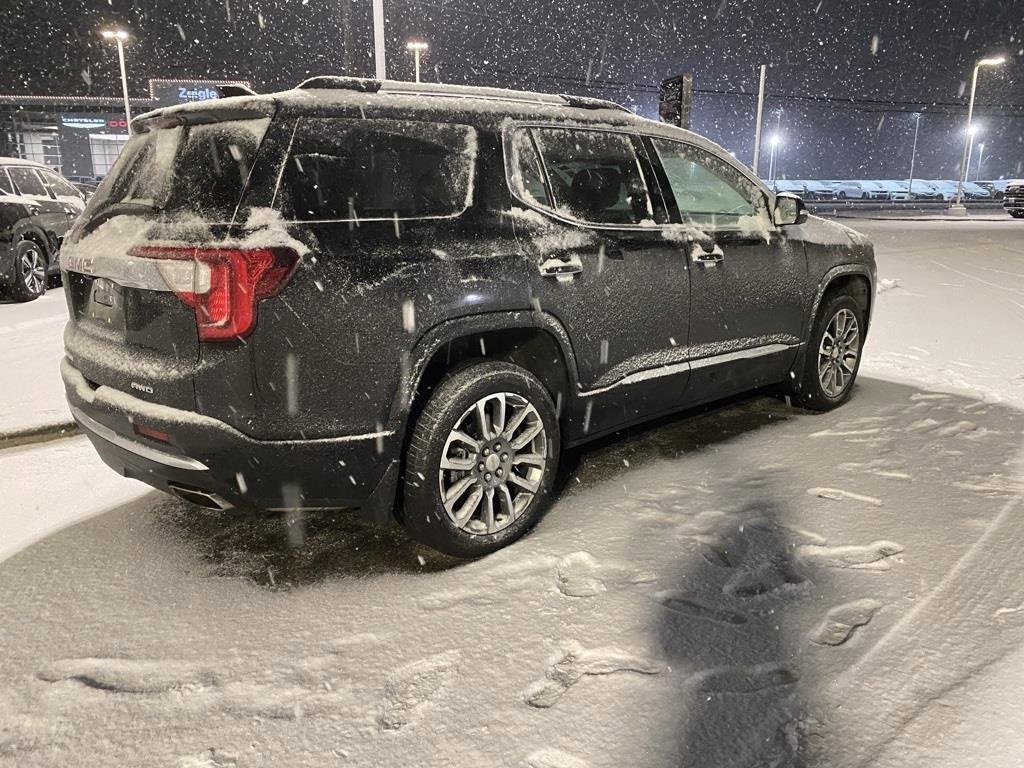 2023 GMC ACADIA - Image 4
