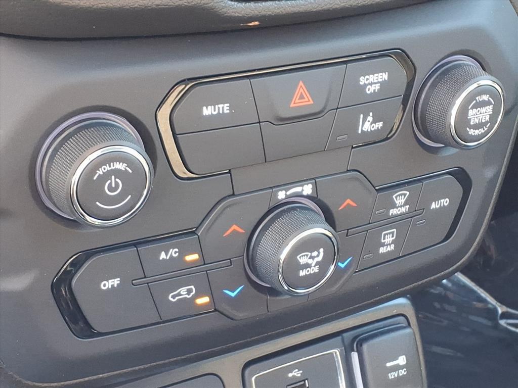 2023 Jeep Renegade Latitude Upland photo 10