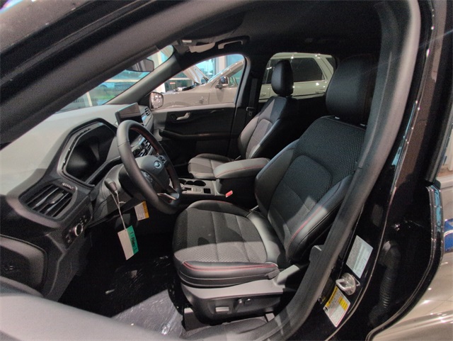 2025 Ford Escape ST-Line photo 5