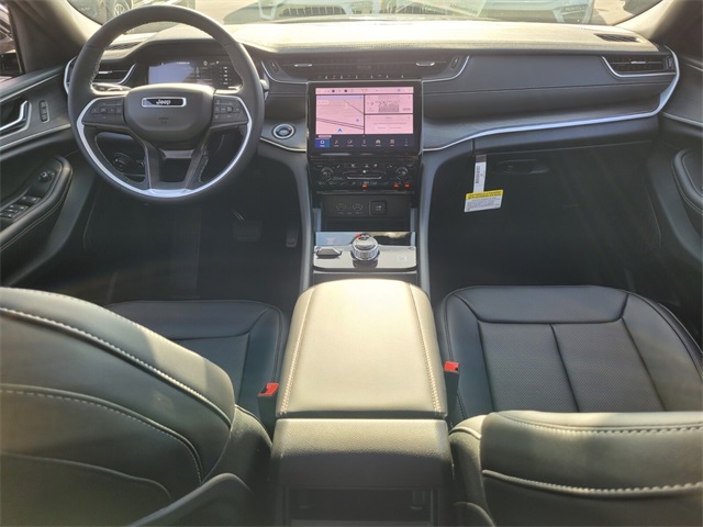 2025 Jeep Grand Cherokee Limited photo 9
