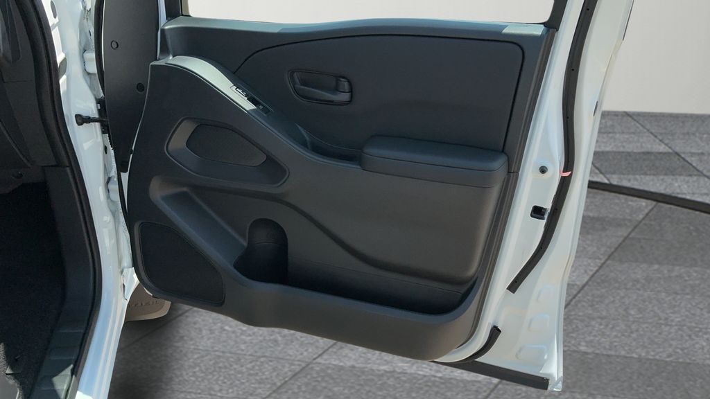 2026 Nissan Frontier King Cab S photo 18