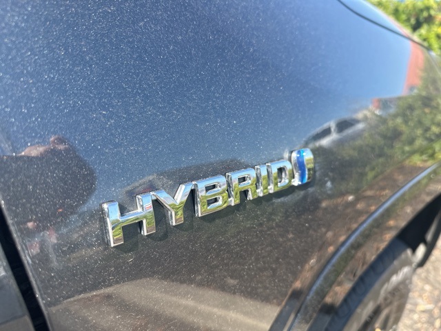 2020 Toyota RAV4 Hybrid XSE photo 3