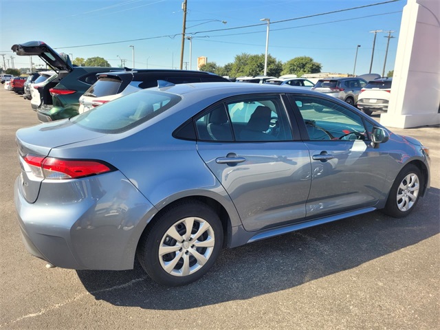 2024 Toyota Corolla LE photo 2