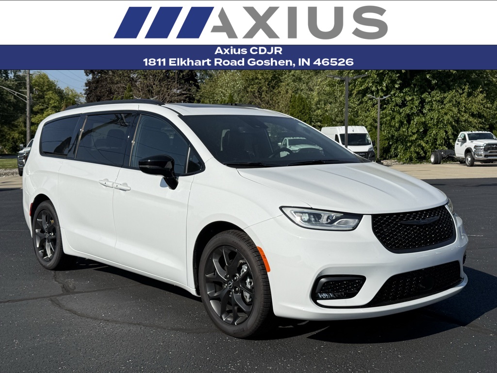 2025 Chrysler Pacifica Limited's photo