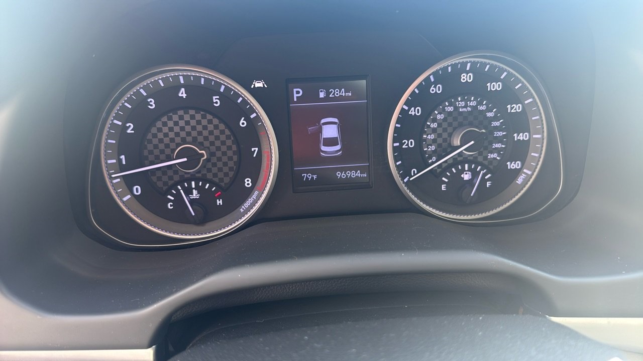 2020 Hyundai Elantra SEL photo 3