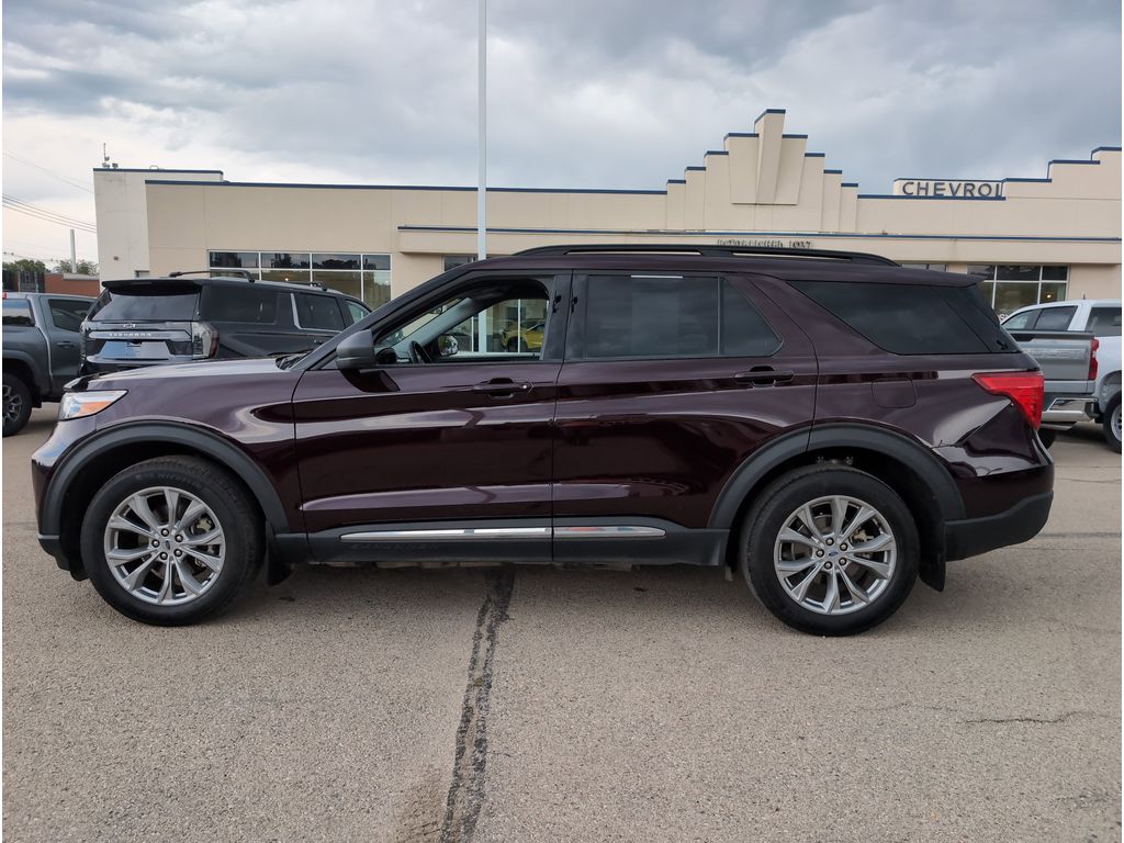 2023 Ford Explorer XLT photo 3