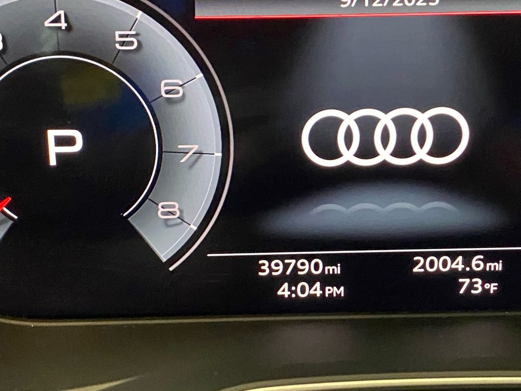 2024 Audi Q5 45 S line Premium photo 10