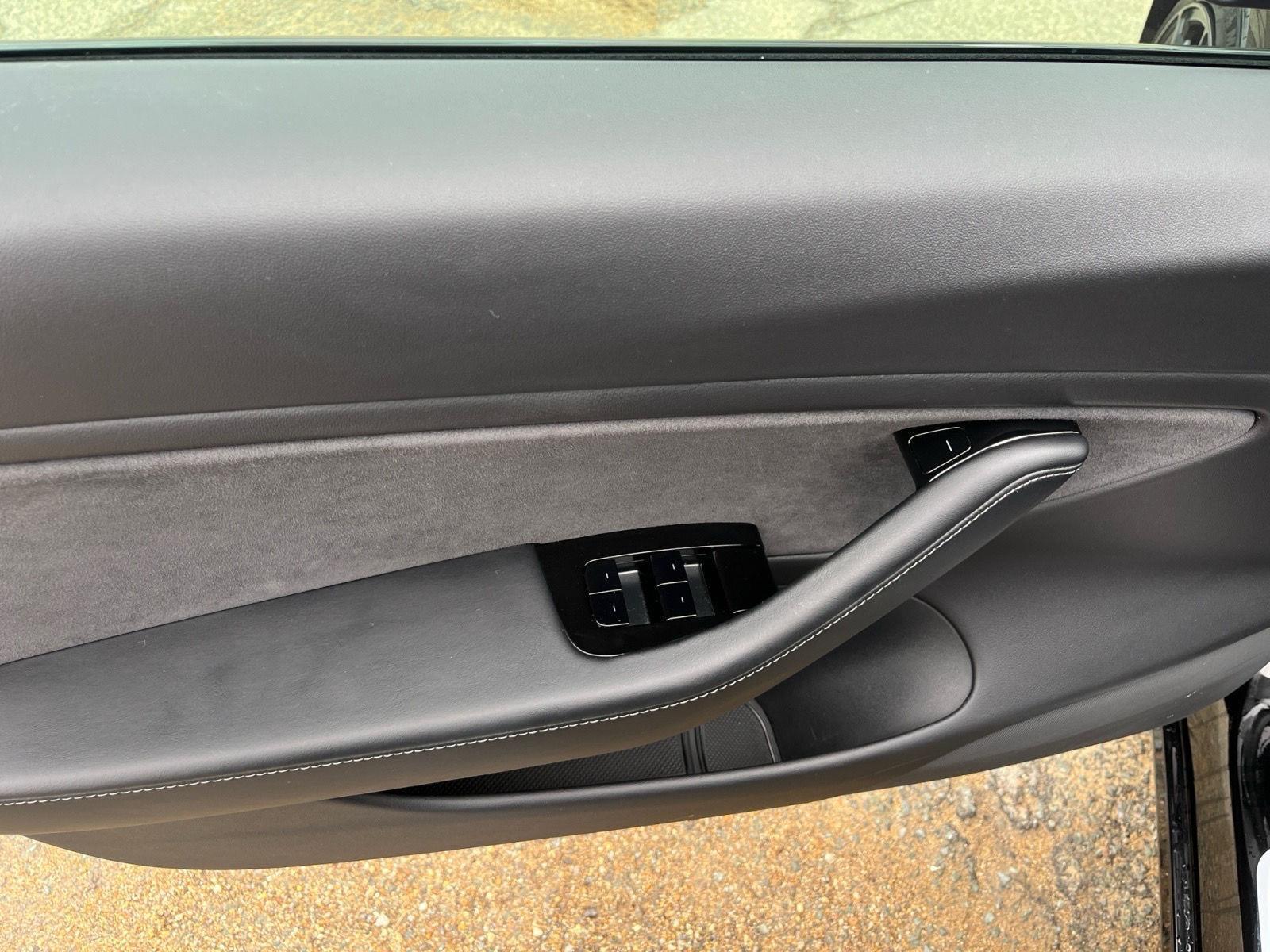 2018 Tesla Model 3 Long Range photo 11