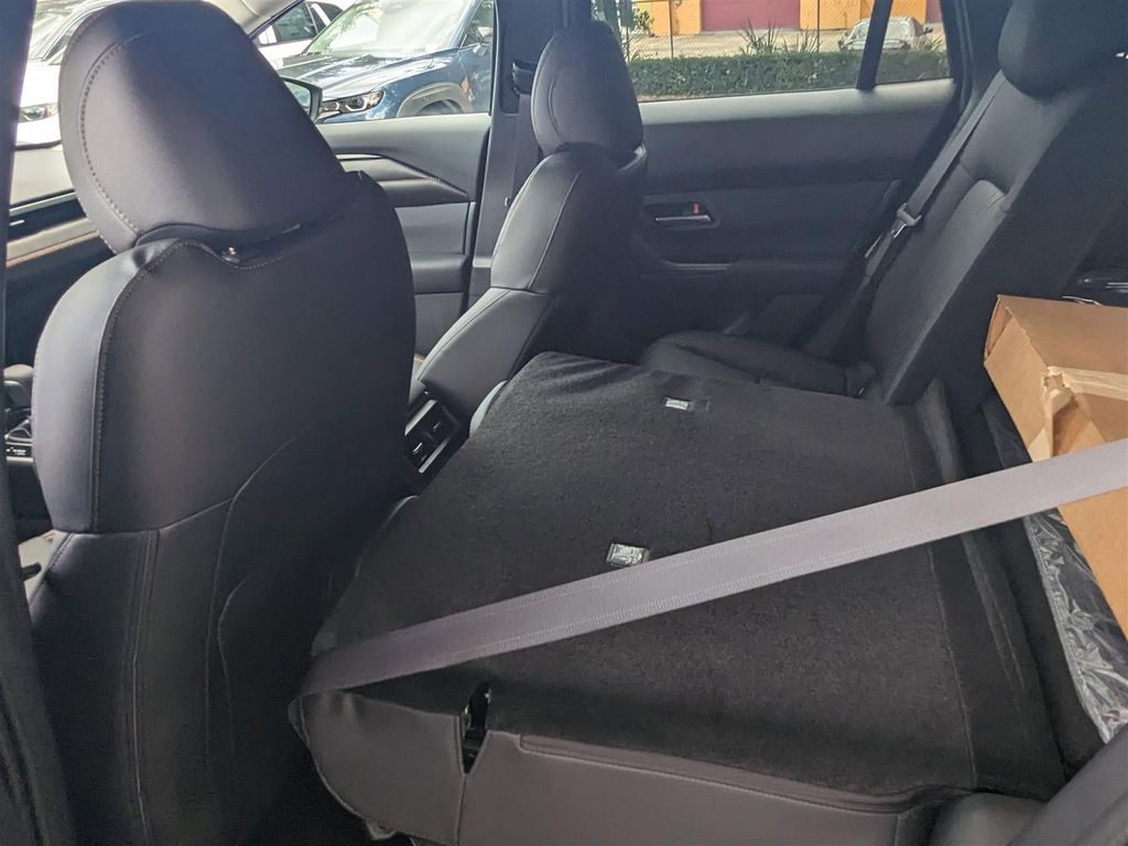 2025 Mazda CX-50 Premium photo 12