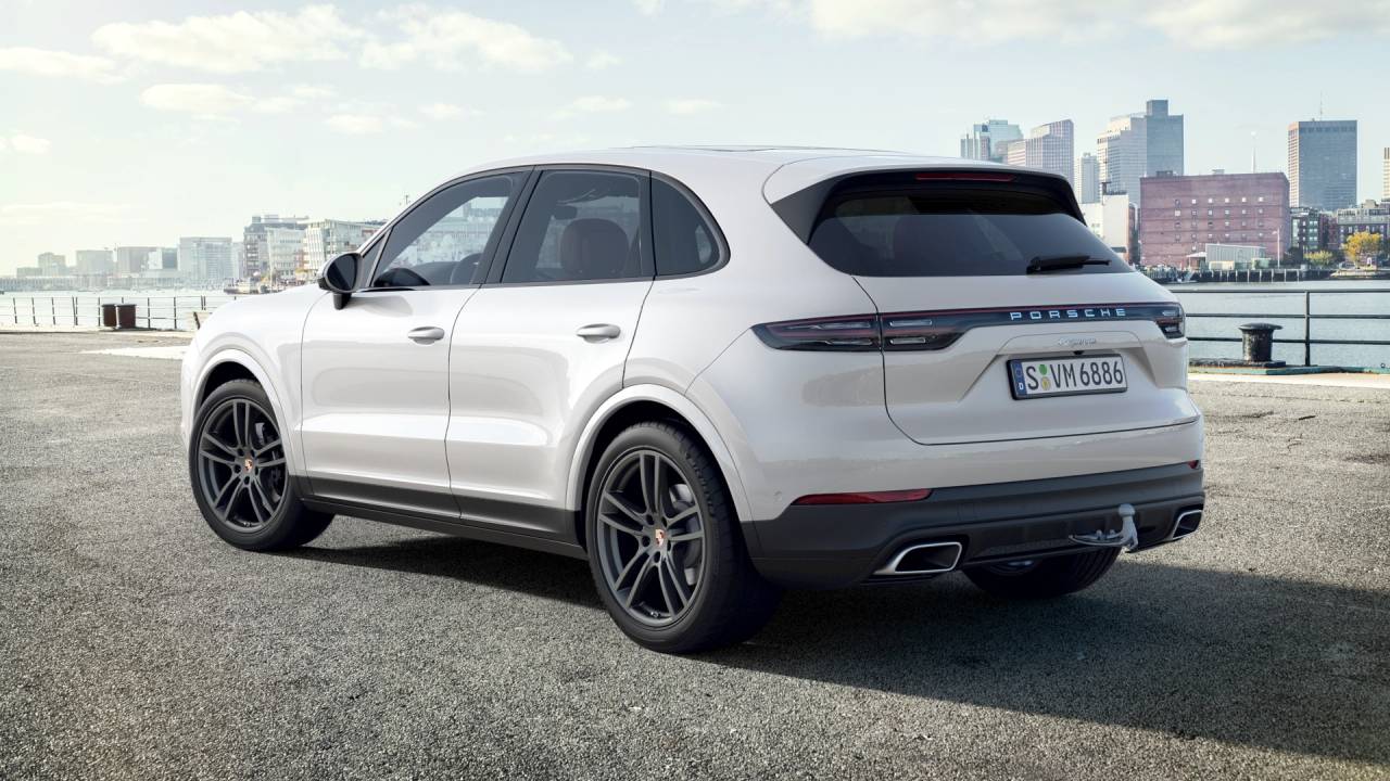 2022 Porsche Cayenne Base photo 3