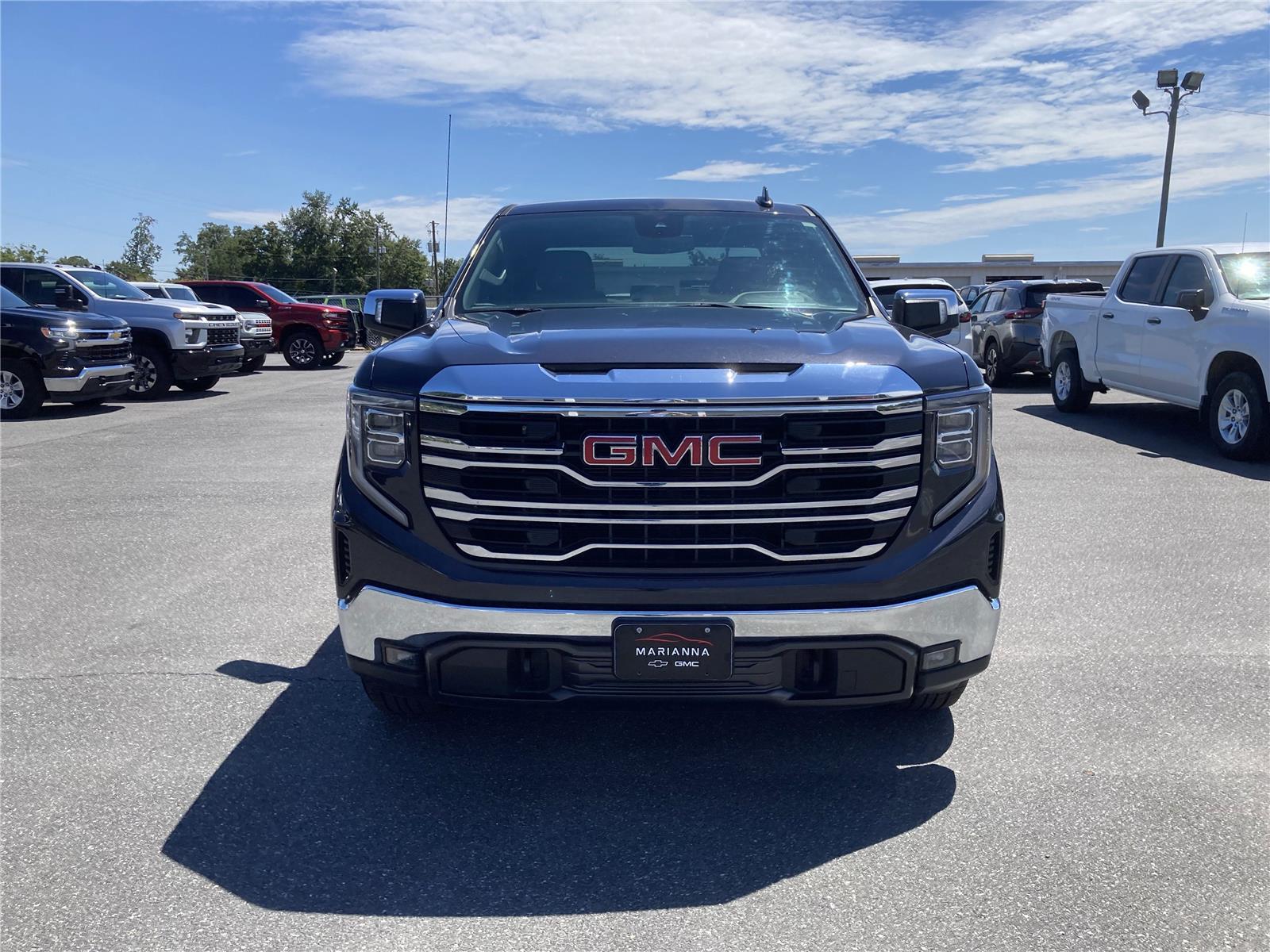 2022 Gmc Sierra 1500 SLT photo 2