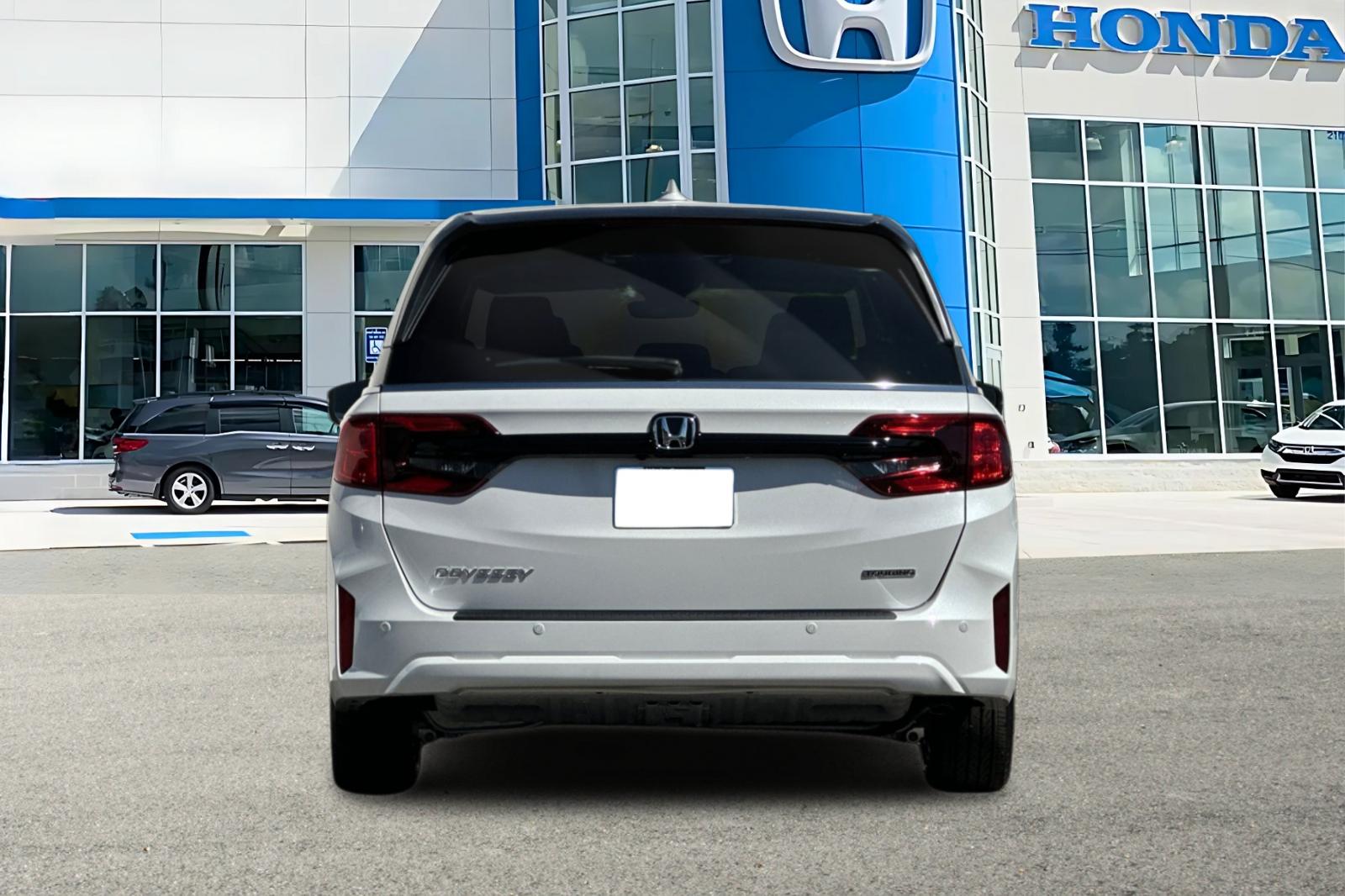 2026 Honda Odyssey Touring photo 4