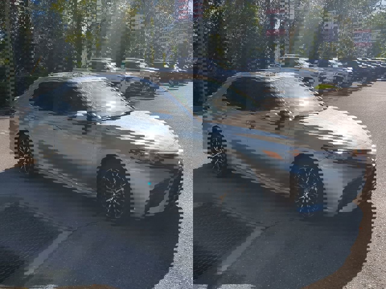 2023 Toyota Camry Hybrid SE photo 2