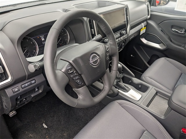 2025 Nissan Frontier SV photo 12