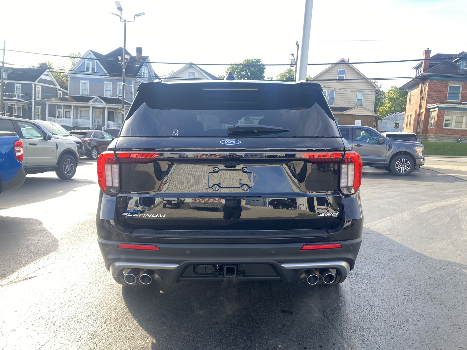 2025 Ford Explorer Platinum photo 2