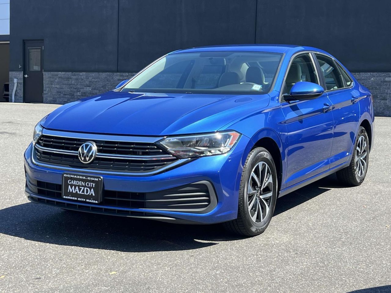 2022 Volkswagen Jetta 1.5T S photo 2