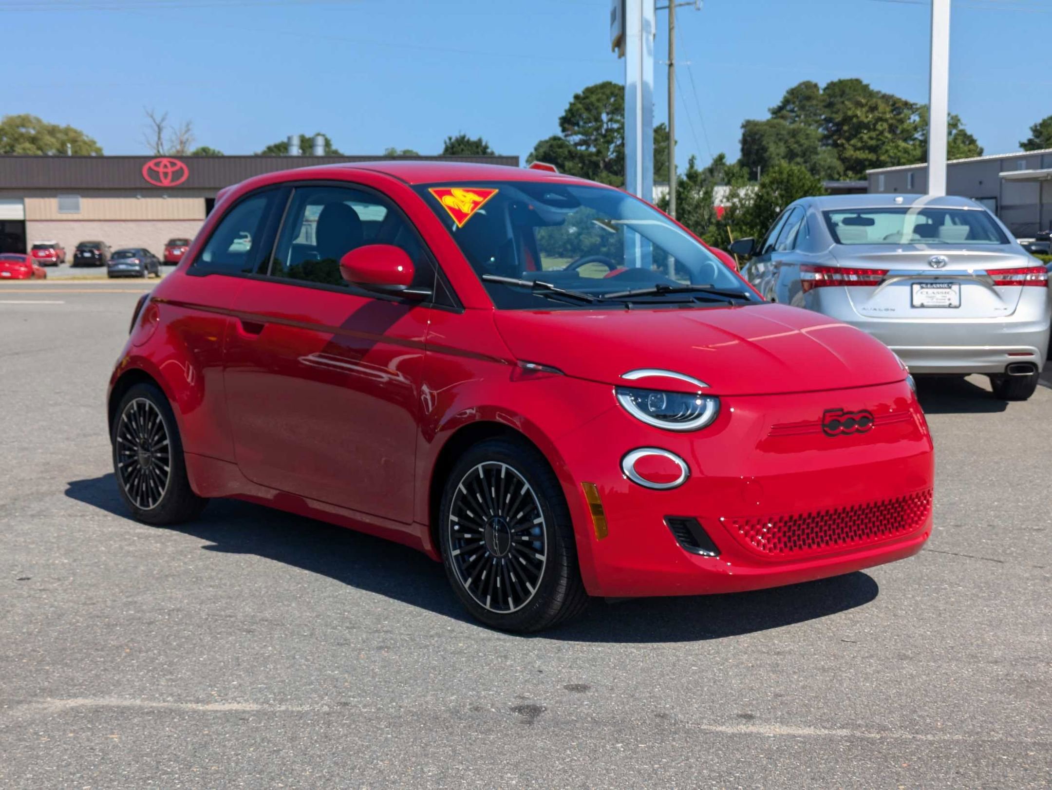 2024 Fiat 500e Red photo 3