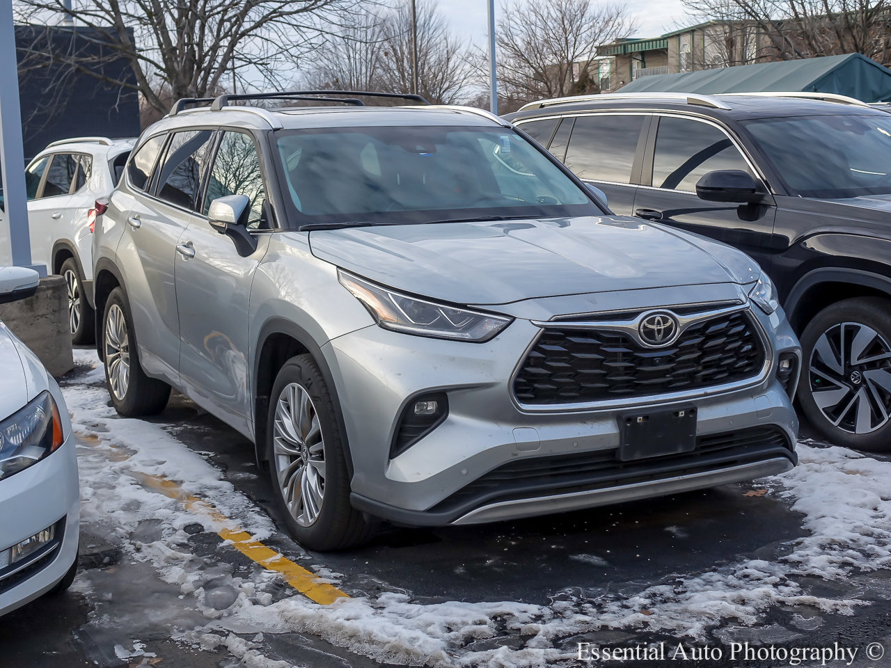 2023 TOYOTA HIGHLANDER - Image 1