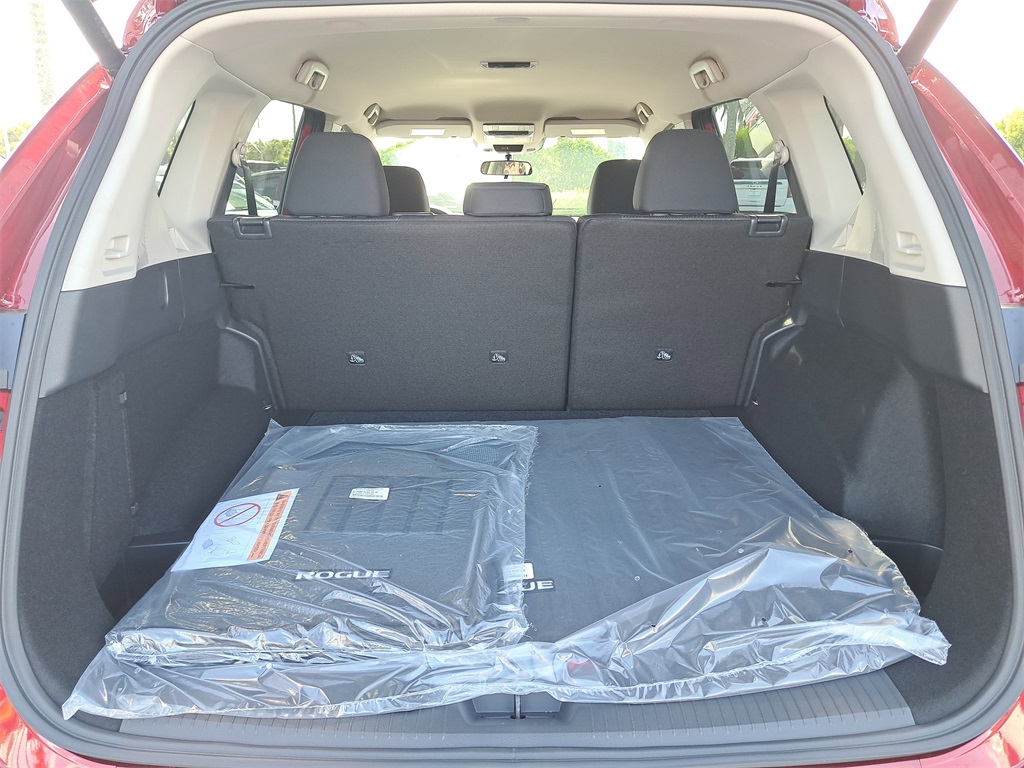 2026 Nissan Rogue SV photo 9