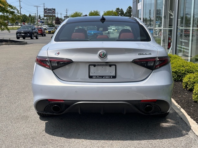 2025 Alfa Romeo Giulia Base photo 5