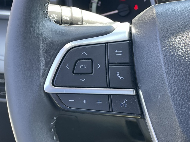 2023 Toyota Highlander LE photo 19