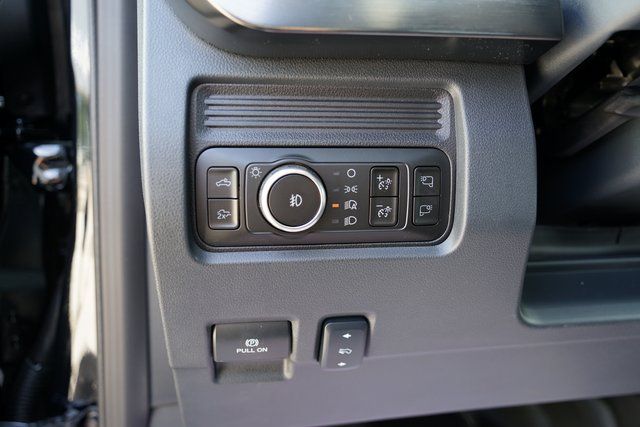 2025 FORD F-250 - Image 36