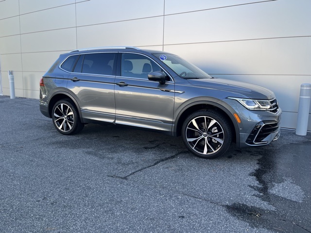 2024 Volkswagen Tiguan SEL R-Line Black photo 26