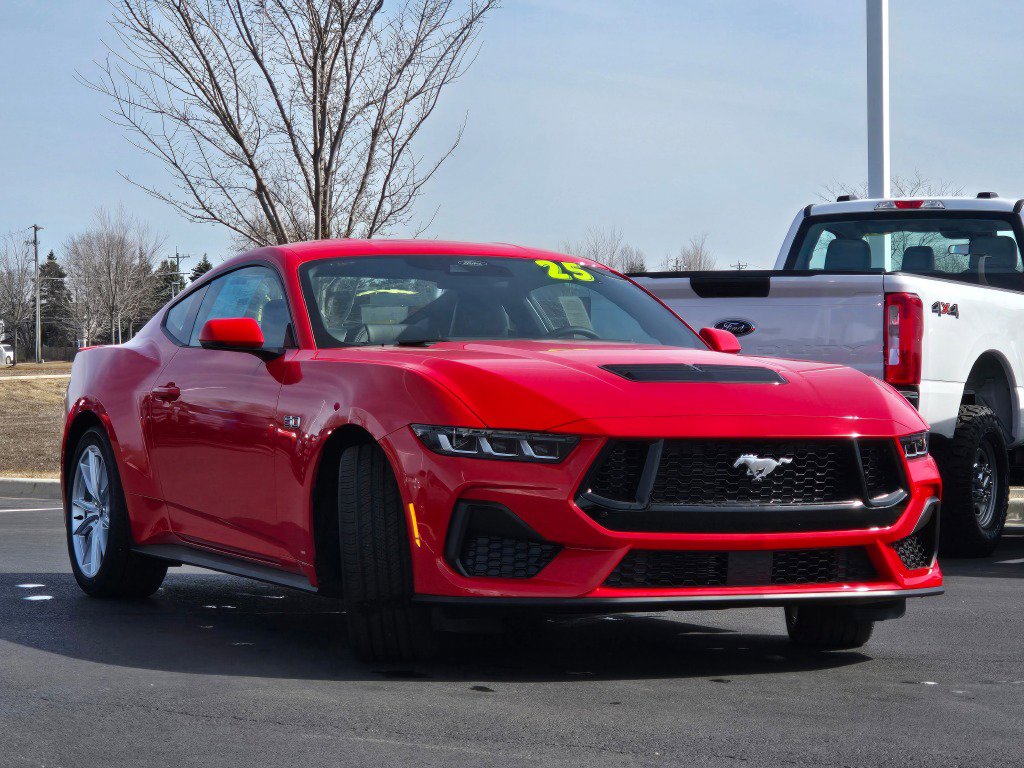 2025 Ford Mustang GT Premium photo 3