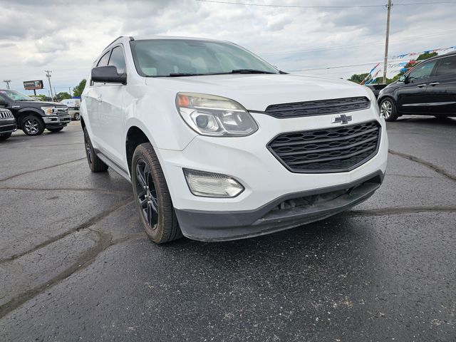 2017 Chevrolet Equinox LT photo 2