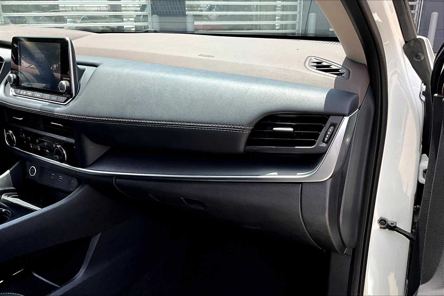 2023 Nissan Rogue S photo 15