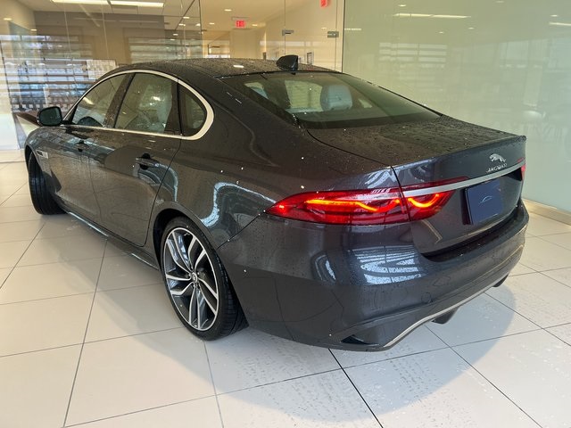 2024 Jaguar XF R-Dynamic SE photo 3