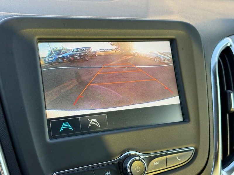 2018 Chevrolet Equinox LS photo 19