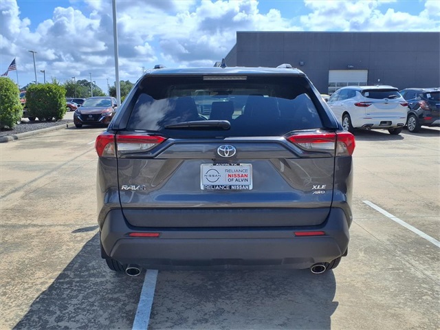 2021 Toyota RAV4 XLE Premium photo 15