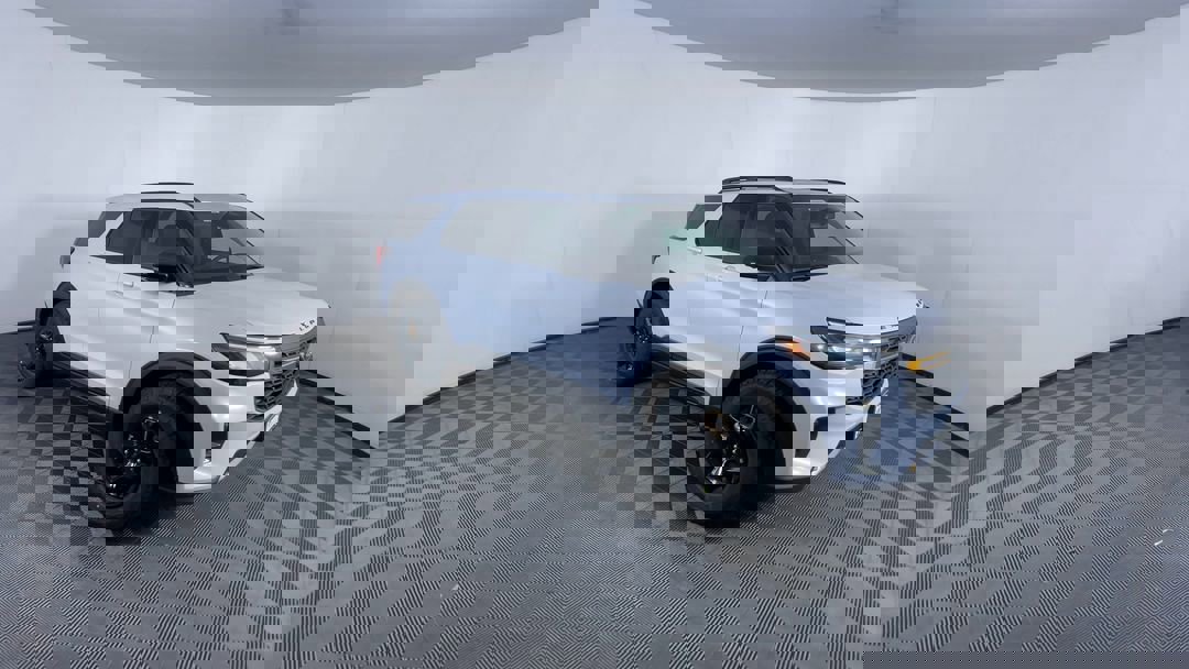 2026 Ford Explorer photo 2