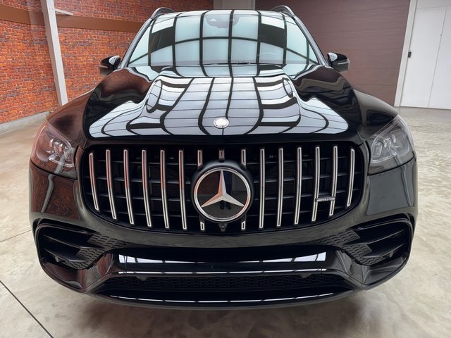 2025 Mercedes Benz GLS 63 AMG 4MATIC photo 6