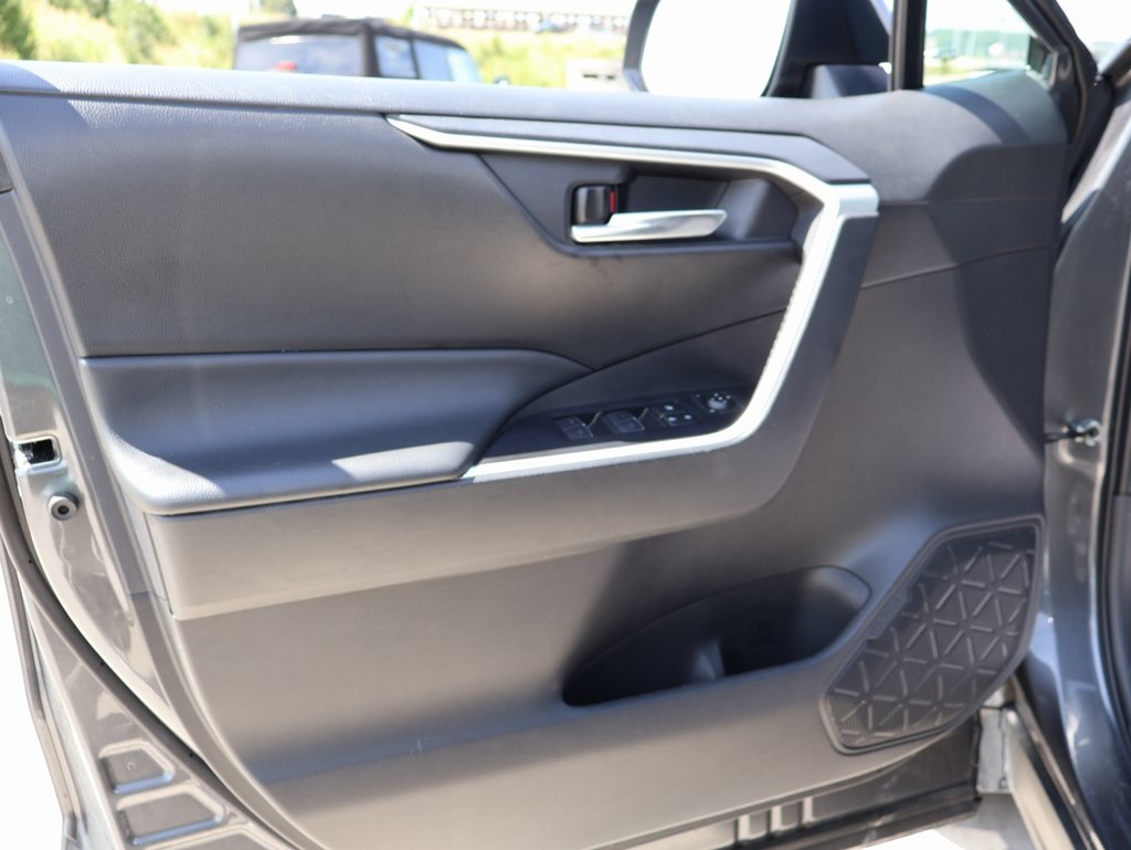 2024 Toyota RAV4 Hybrid SE photo 20