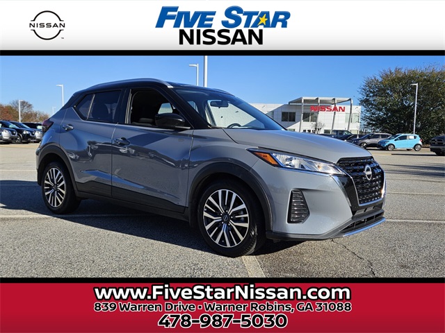 2023 Nissan Kicks SV's photo