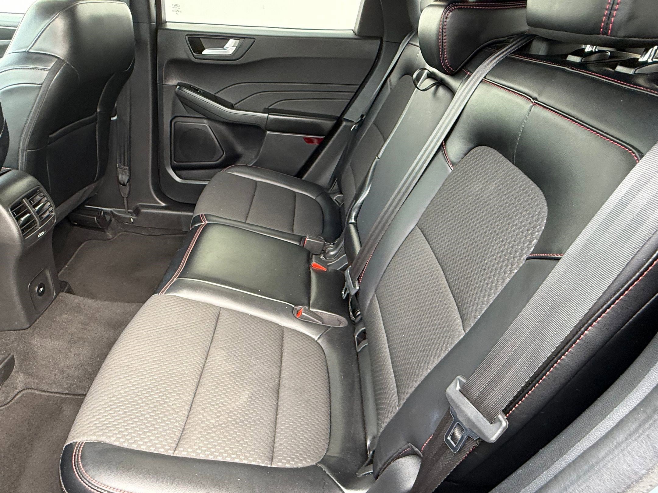 2024 Ford Escape ST-Line photo 14