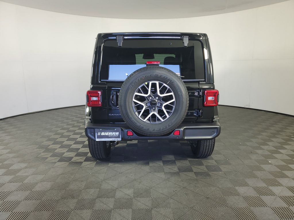 2025 Jeep Wrangler Sahara photo 5