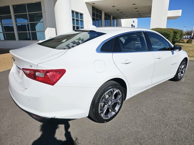 2024 Chevrolet Malibu 1LT photo 3