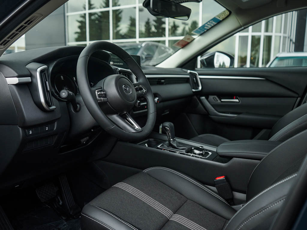 2025 Mazda CX-50 2.5 Select photo 16