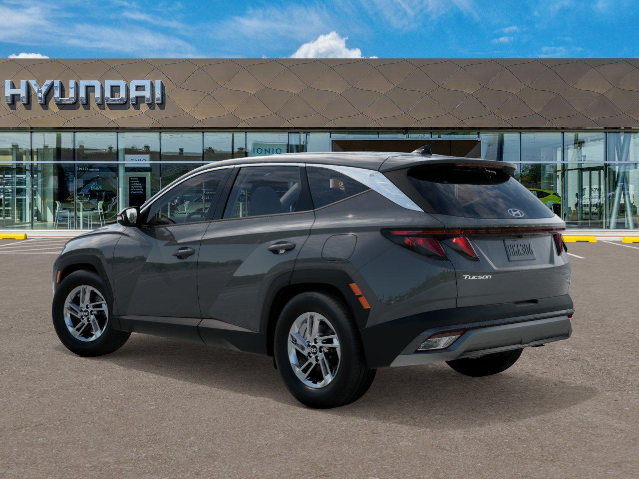 2026 Hyundai Tucson SE photo 4