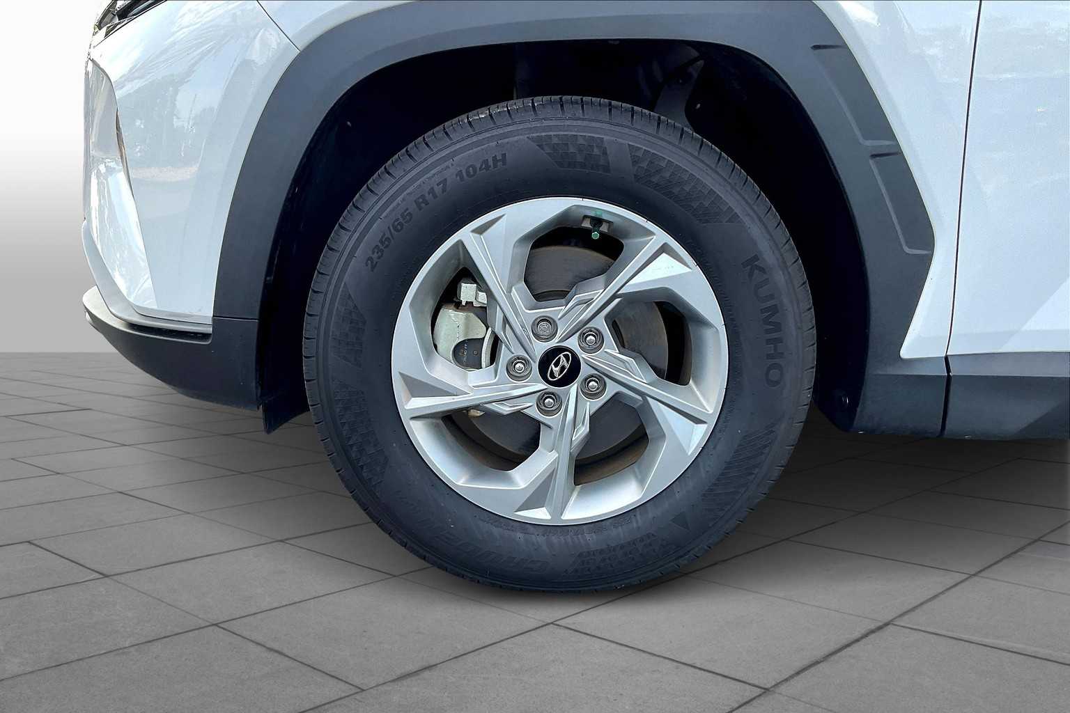 2024 Hyundai Tucson SE photo 8