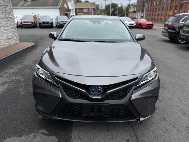 2019 Toyota Camry Hybrid SE photo 2