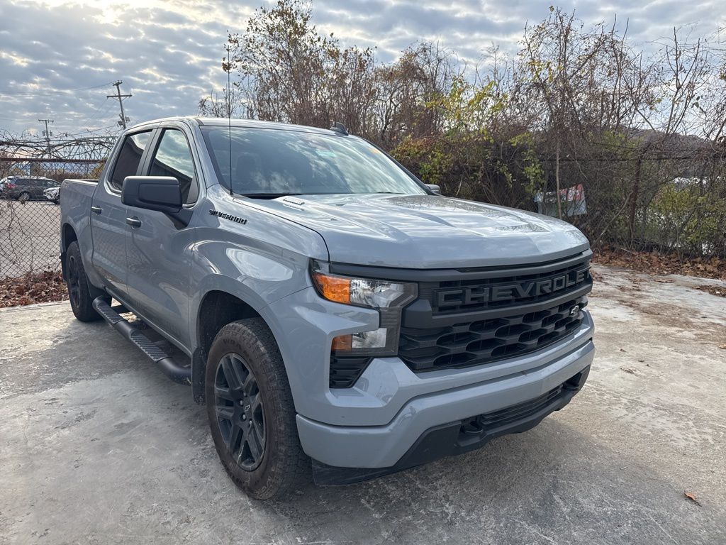 2024 Chevrolet Silverado 1500 Custom photo 3