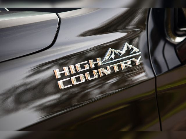 2021 Chevrolet Tahoe High Country photo 3